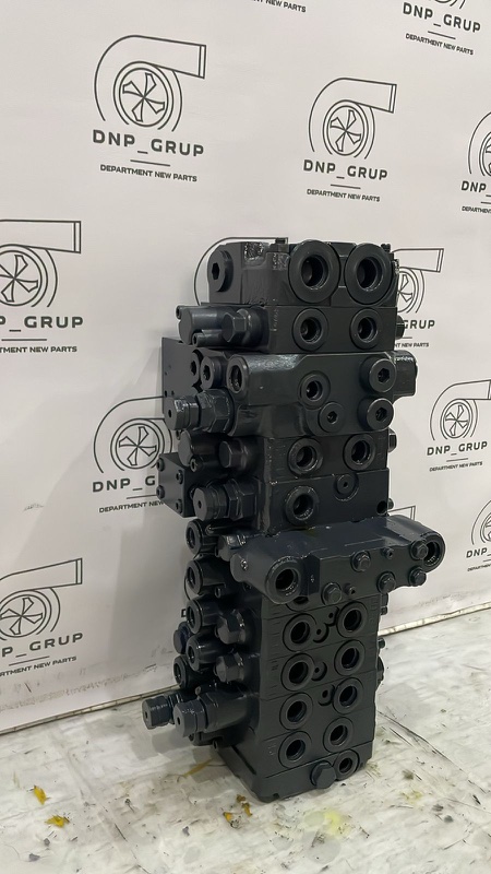 ГИДРОРАСПРЕДЕЛИТЕЛЬ Komatsu