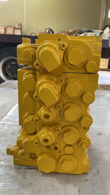 ГИДРОРАСПРЕДЕЛИТЕЛЬ D65PX-12 723-64-22200