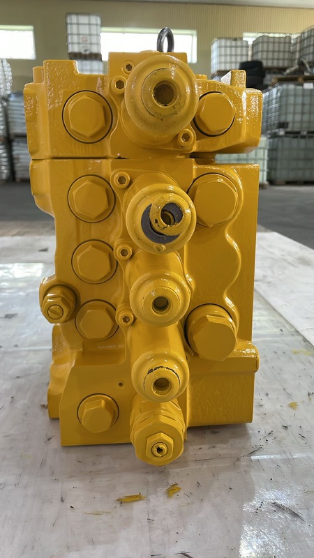 ГИДРОРАСПРЕДЕЛИТЕЛЬ 723-64-22200