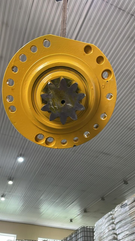 Редуктор поворота с гидромотором 21W-26-00021