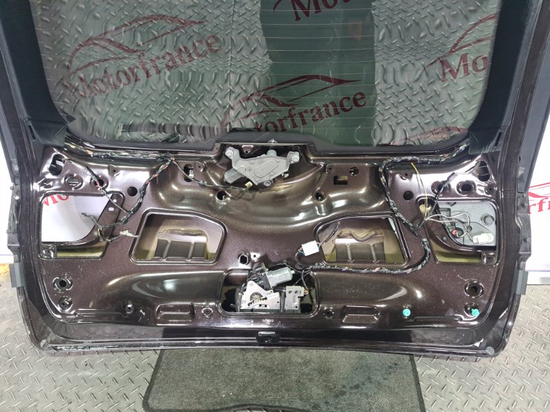 Крышка багажника задняя Grand Cherokee 2013-2022 WK2 Крышка багажника задняя Grand Cherokee 2013-2022 WK2