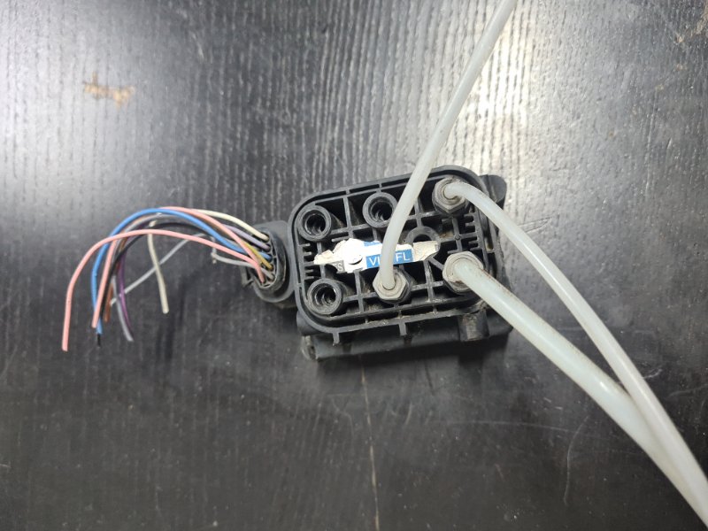 Запчасть блок клапанов пневмоподвески Mercedes-benz R251 a2513200058 контрактная Блок клапанов пневмоподвески Mercedes-benz R251 a2513200058 контрактная