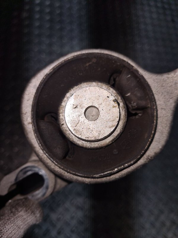 Рычаг передний нижний правый правый Grand Cherokee 2013-2022 WK2 Рычаг передний нижний правый правый Grand Cherokee 2013-2022 WK2