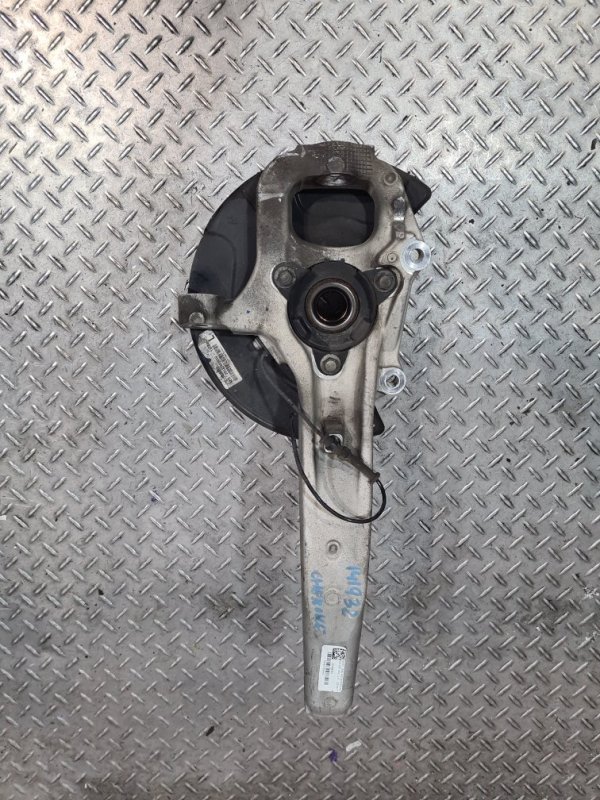 Кулак поворотный передний левый Jeep Grand Cherokee WK2 дизель