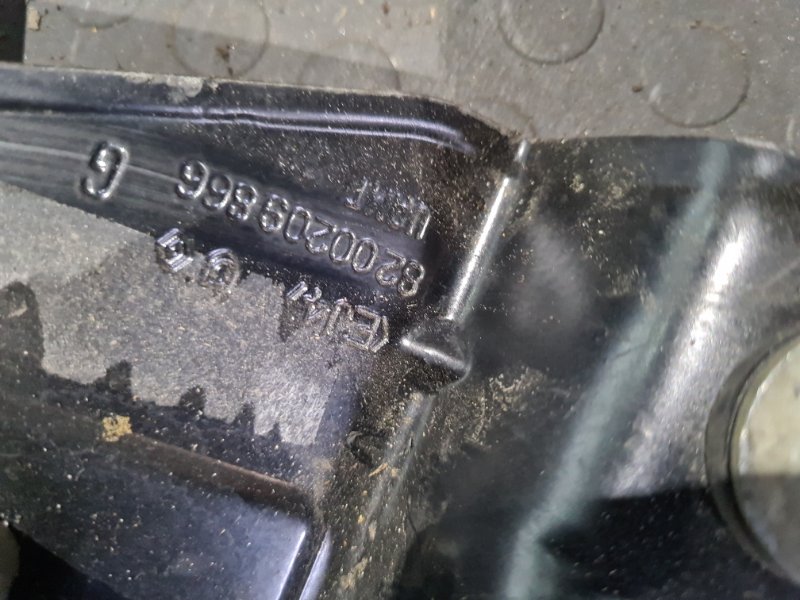 Трапеция дворников Renault Logan