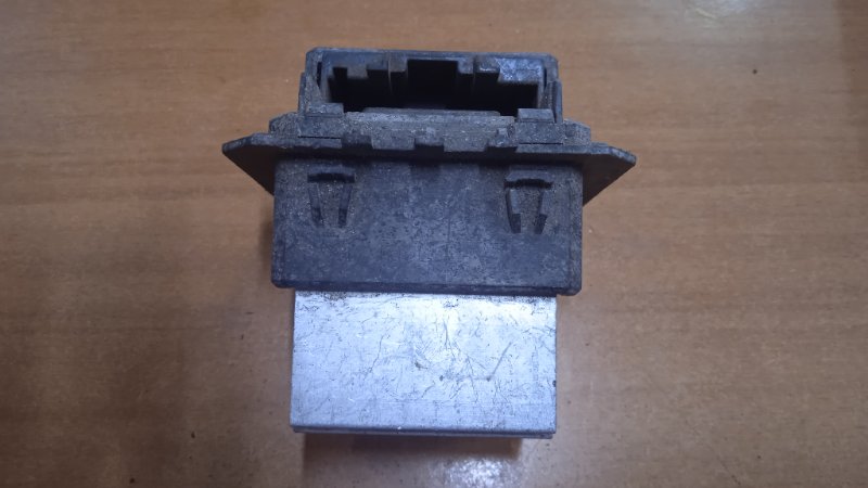 Резистор печки Renault Logan 2 T1017845R контрактная