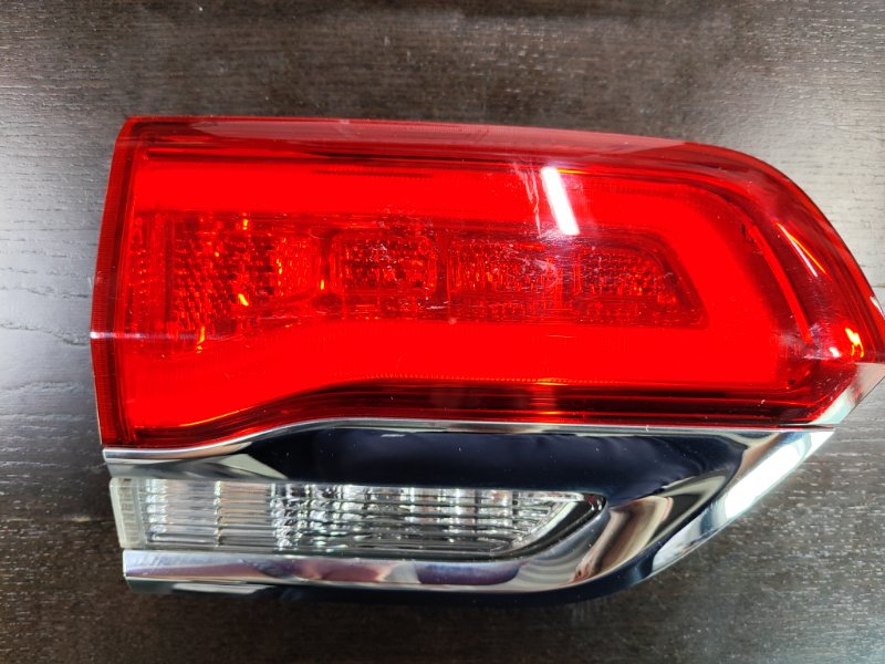 Фонарь задний задний левый Jeep Grand Cherokee WK2