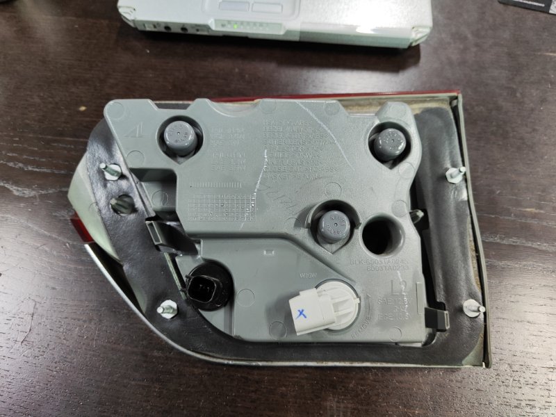 Фонарь задний задний левый Grand Cherokee 2016-2021 WK2