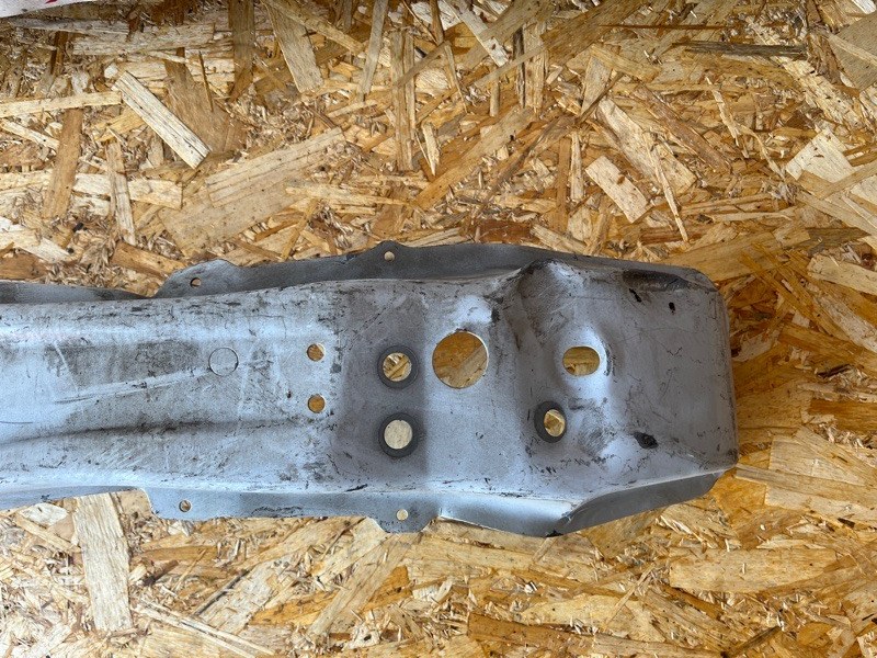 Усилитель бампера передний Sandero 2010-2020 2