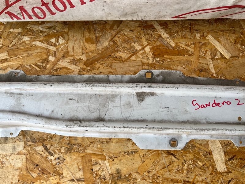 Усилитель бампера передний Sandero 2010-2020 2