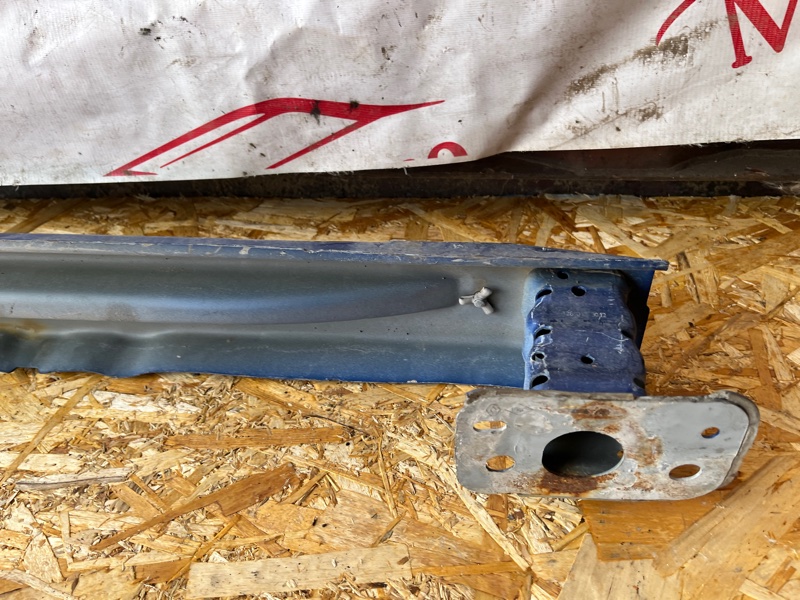 Усилитель бампера задний Sandero 2