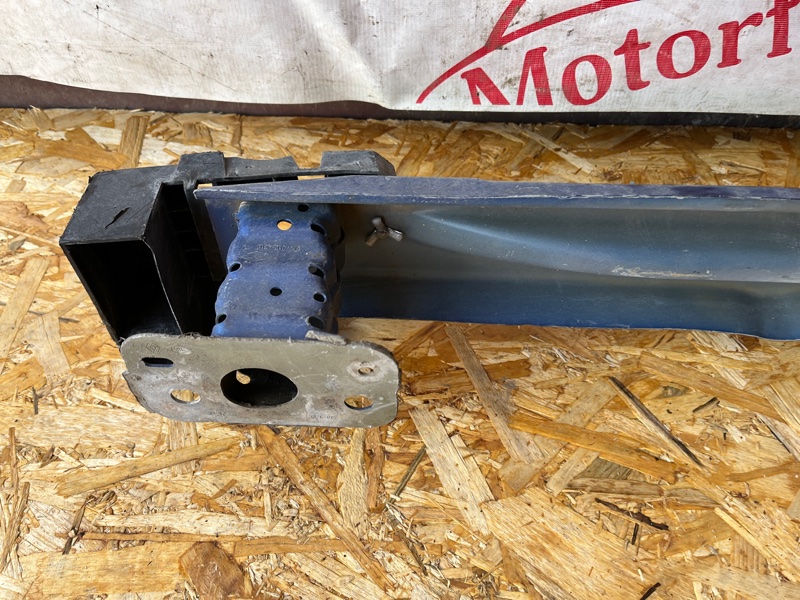 Усилитель бампера задний Sandero 2