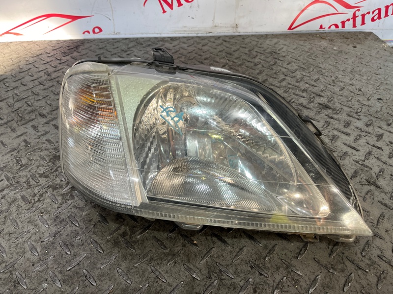 Запчасть фара галогеновая передняя правая Renault Logan 2007 8200211006 контрактная Фара галогеновая передняя правая Renault Logan 2007 8200211006 контрактная