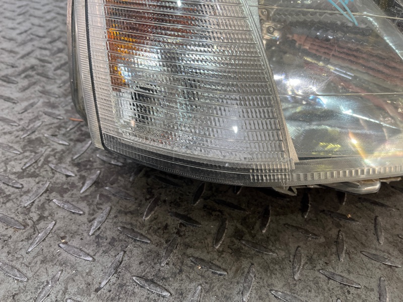 Фара галогеновая передняя правая Logan 2007 Фара галогеновая передняя правая Logan 2007