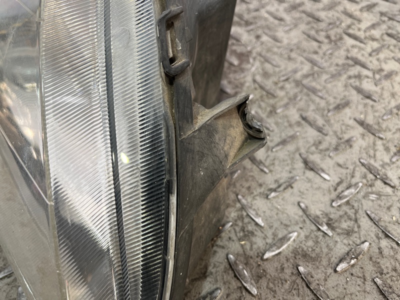 Фара галогеновая передняя правая Logan 2007 Фара галогеновая передняя правая Logan 2007