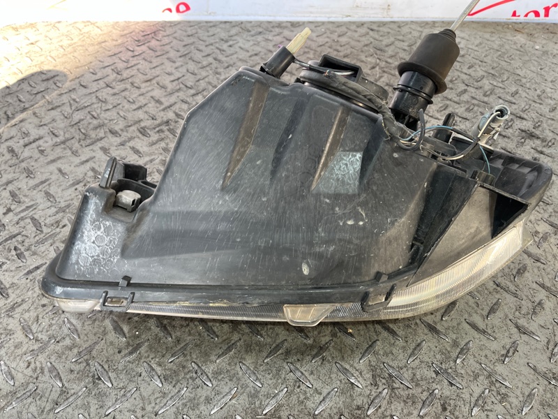 Фара галогеновая передняя правая Logan 2007 Фара галогеновая передняя правая Logan 2007