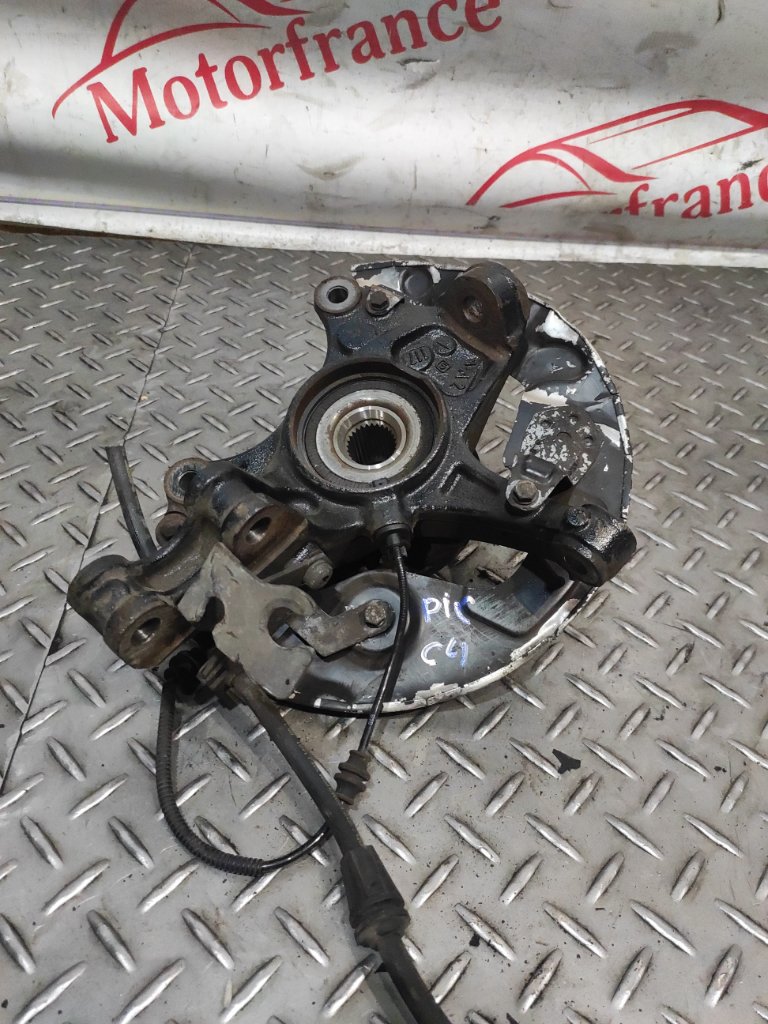 Запчасть кулак поворотный передний левый Citroen C4 Picasso 2014 9806779580 контрактная Кулак поворотный передний левый Citroen C4 Picasso 2014 9806779580 контрактная