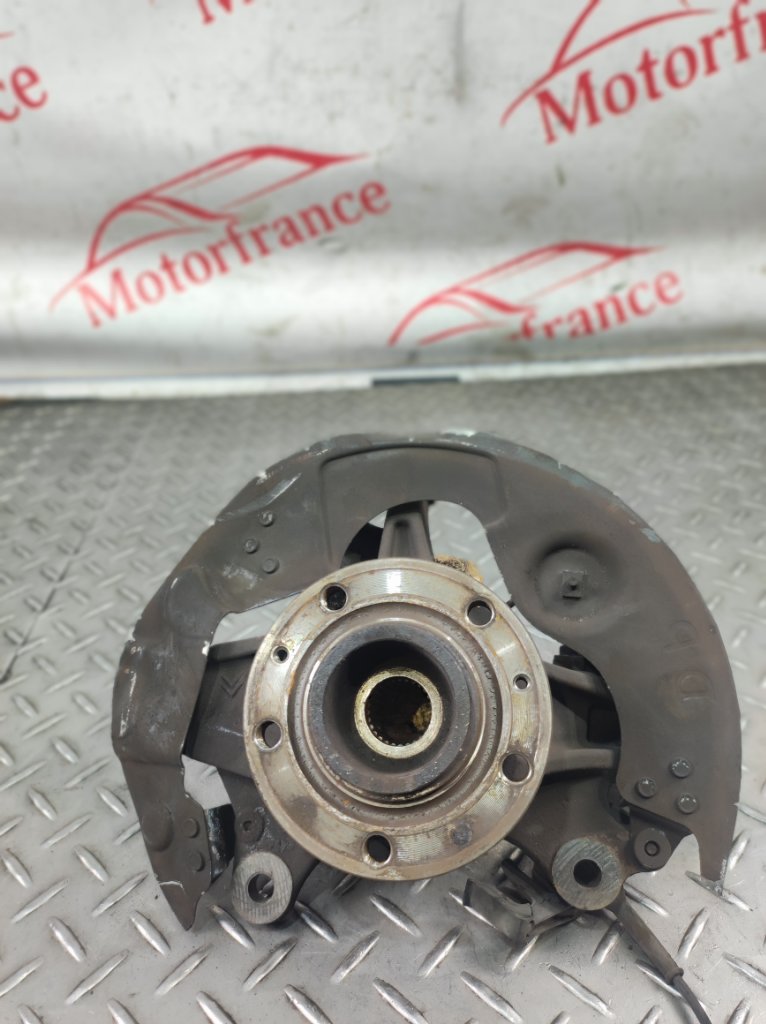 Кулак поворотный передний левый C4 Picasso 2012