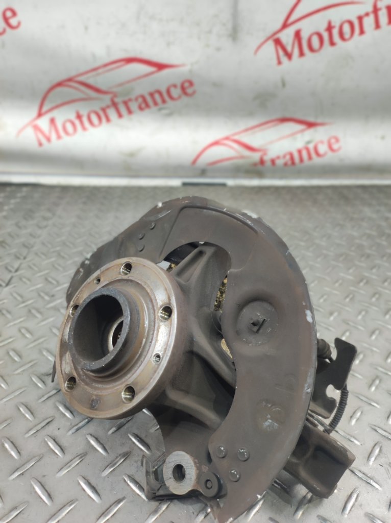 Кулак поворотный передний левый C4 Picasso 2012