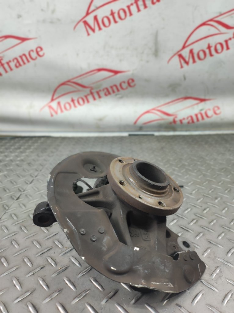 Кулак поворотный передний левый C4 Picasso 2012