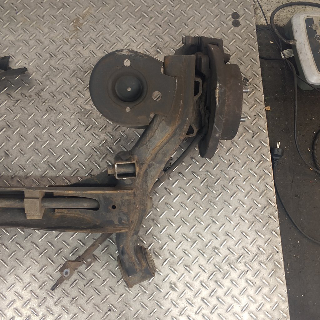 Балка задняя Soul 2009 1 Балка задняя Soul 2009 1