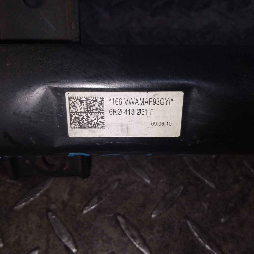 Стойка амортизатора в сборе передняя Volkswagen Polo CJZ