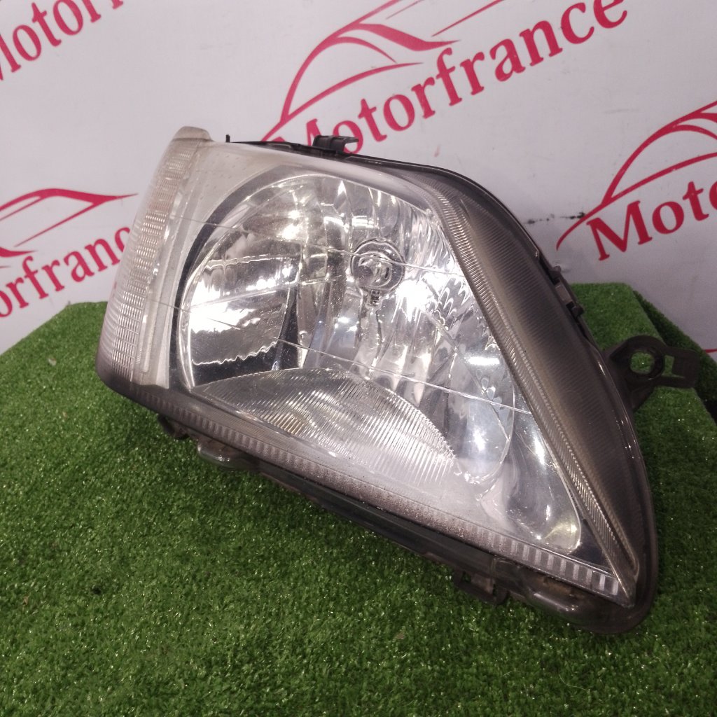 Запчасть фара галогеновая передняя правая Renault Logan 2007 1 8200211006 контрактная Фара галогеновая передняя правая Renault Logan 2007 1 8200211006 контрактная