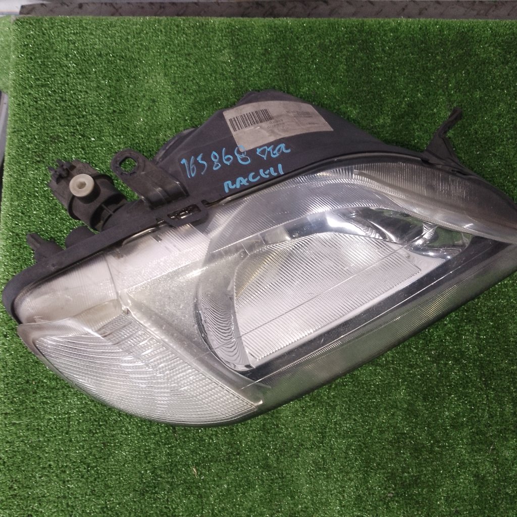 Фара галогеновая передняя правая Logan 2007 1 Фара галогеновая передняя правая Logan 2007 1