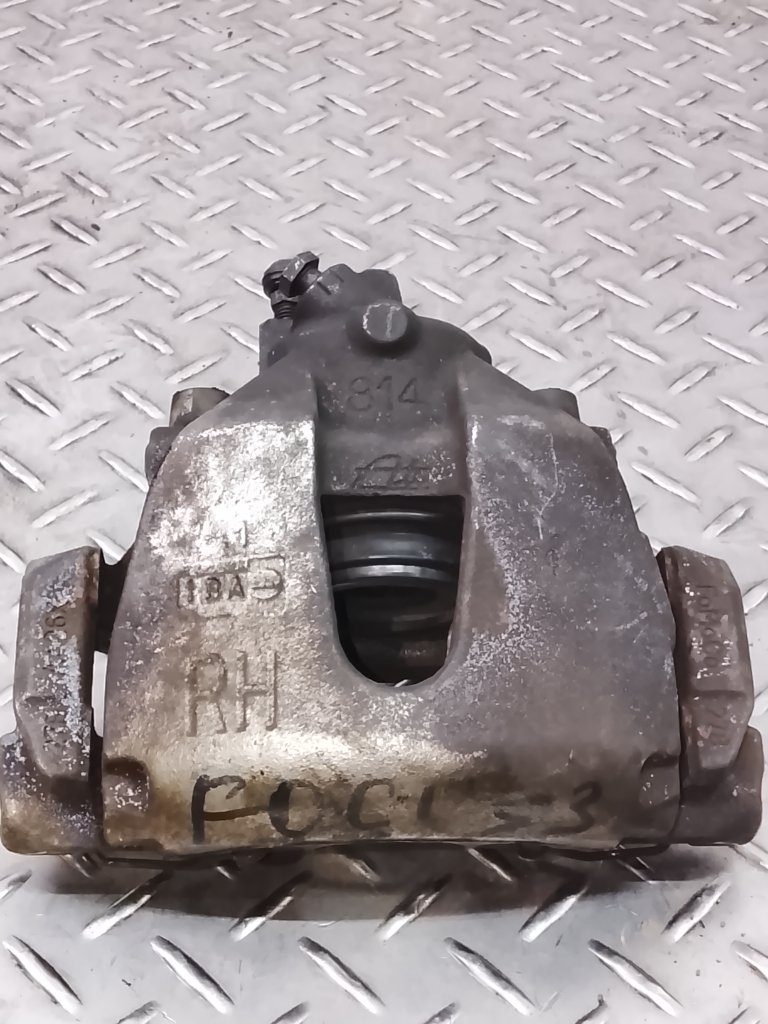 Суппорт тормозной передний правый Ford Focus 3 1682875 контрактная