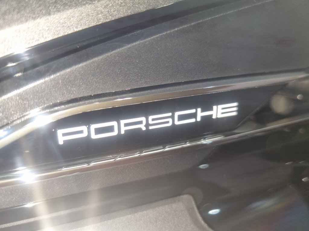 Фара светодиодная левая Macan