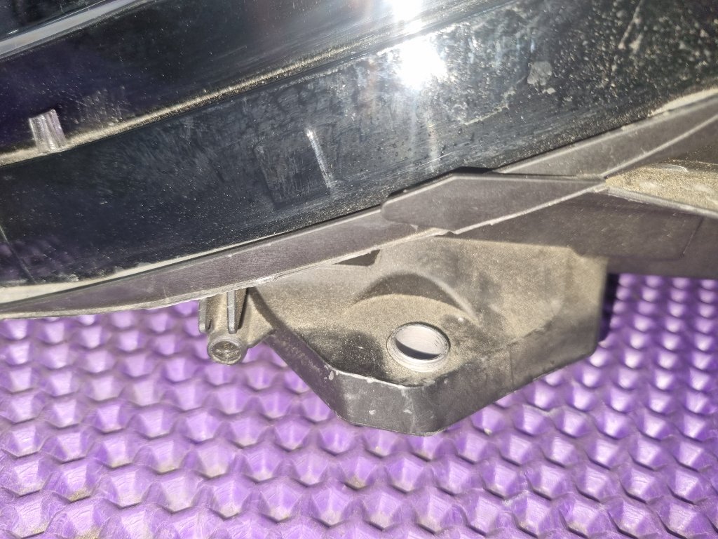 Фара светодиодная левая Macan