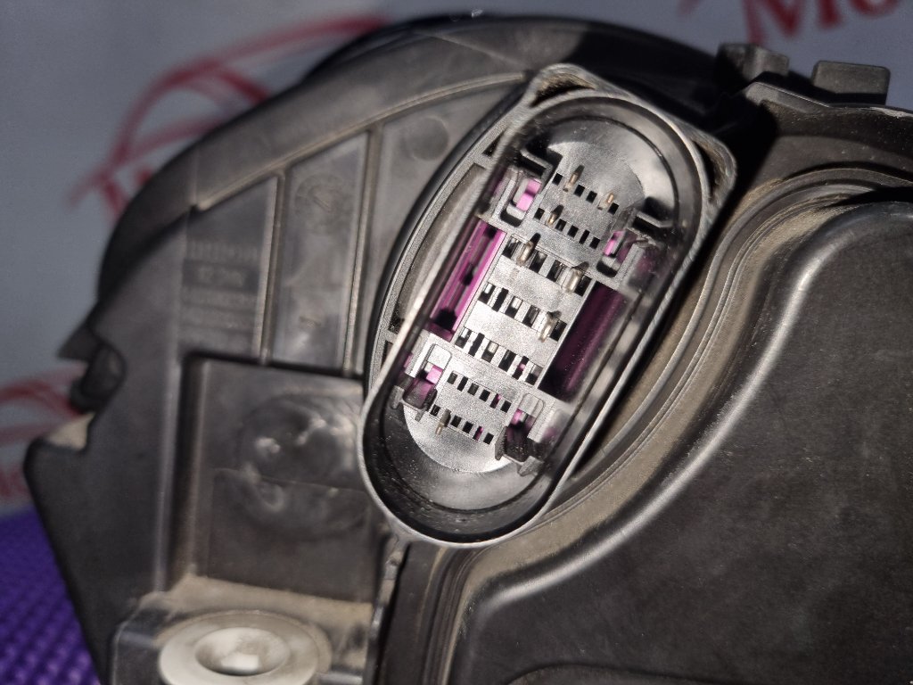 Фара светодиодная левая Macan