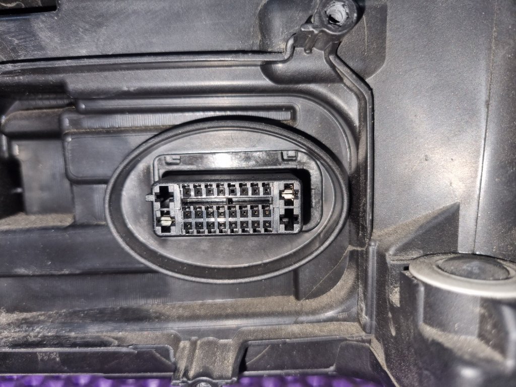 Фара светодиодная левая Macan