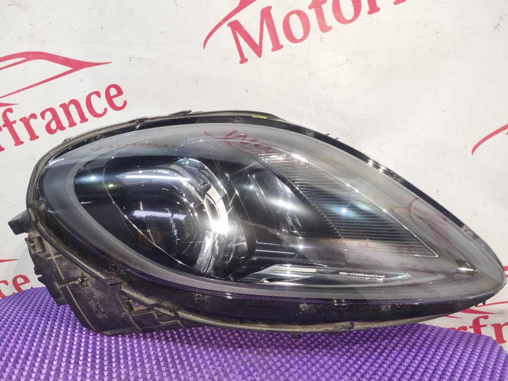 Фара светодиодная левая Macan