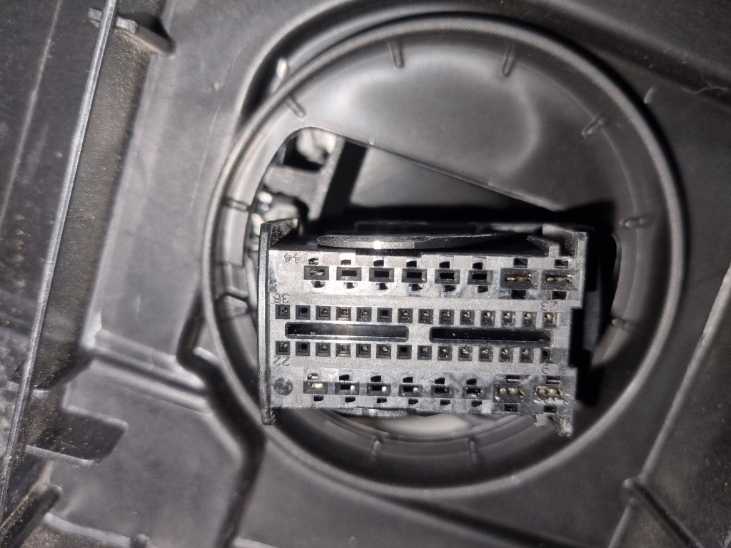 Фара светодиодная левая Macan