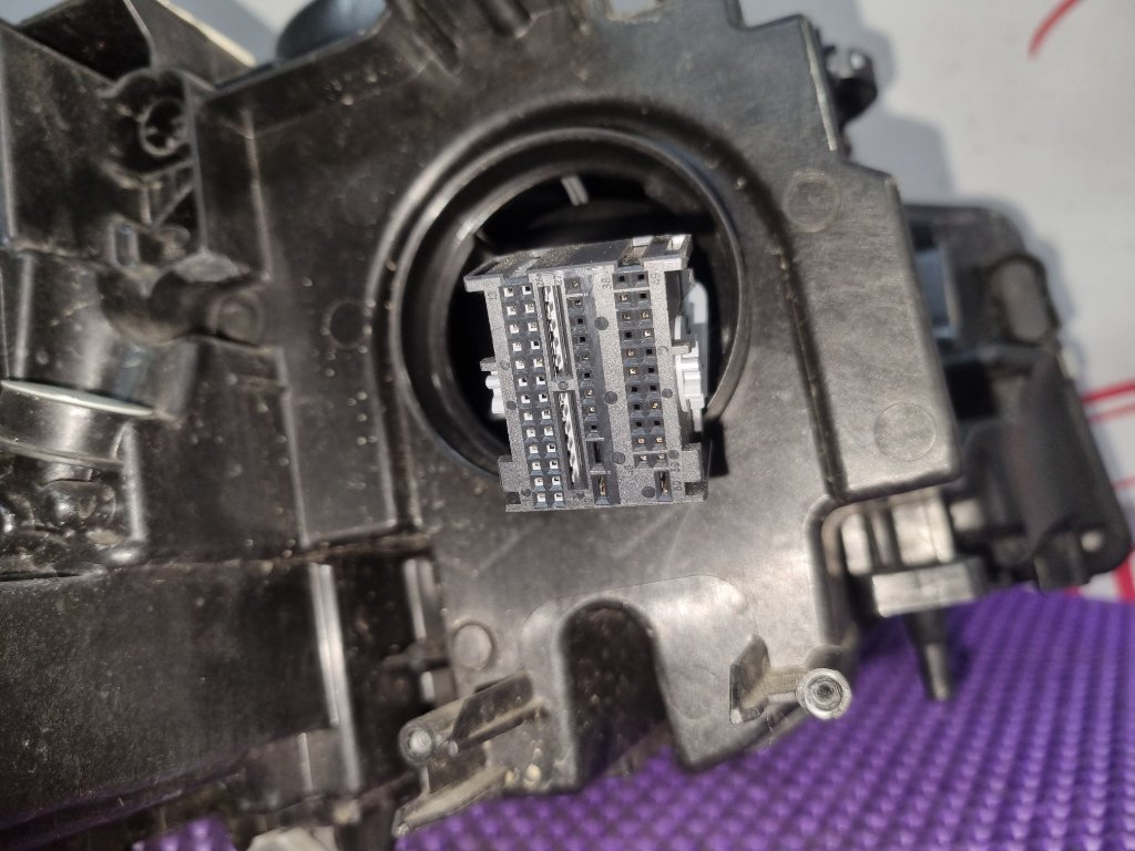 Фара светодиодная левая 3-Series