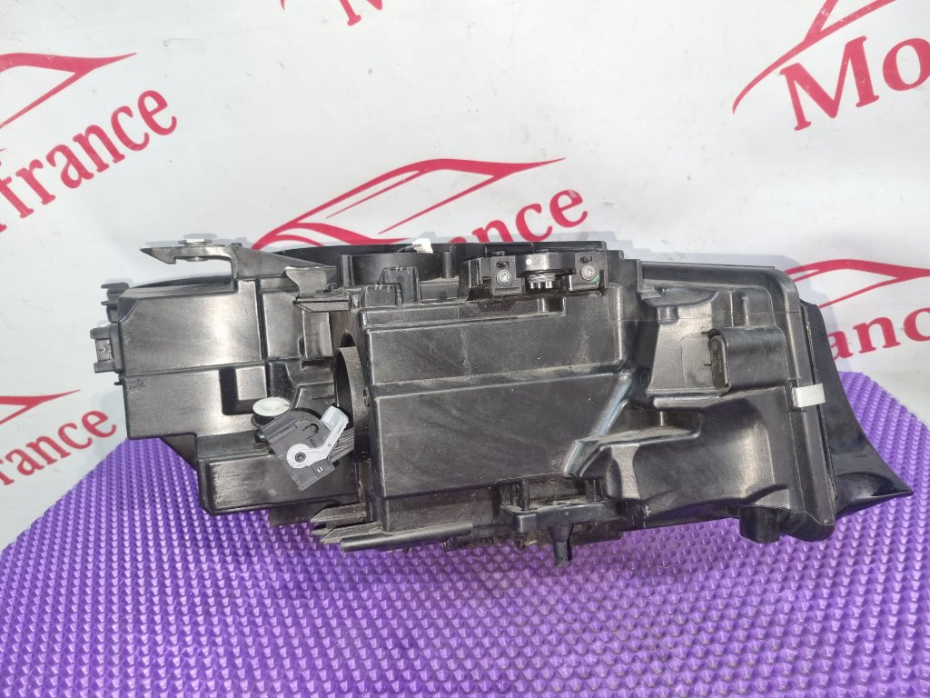 Фара светодиодная левая 3-Series