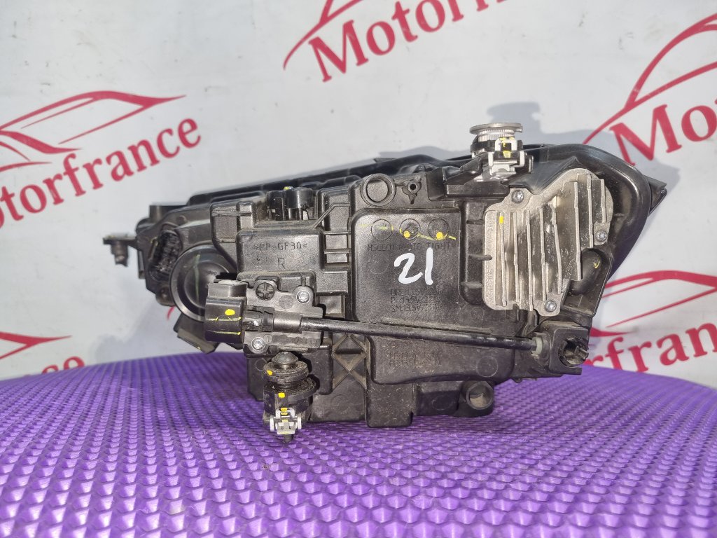 Фара светодиодная Jetta 2023 JEM