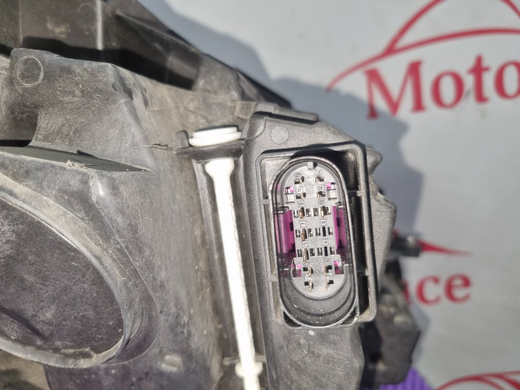 Фара светодиодная левая E-Class W213