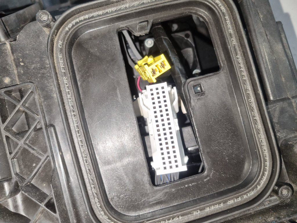 Фара светодиодная левая E-Class W213