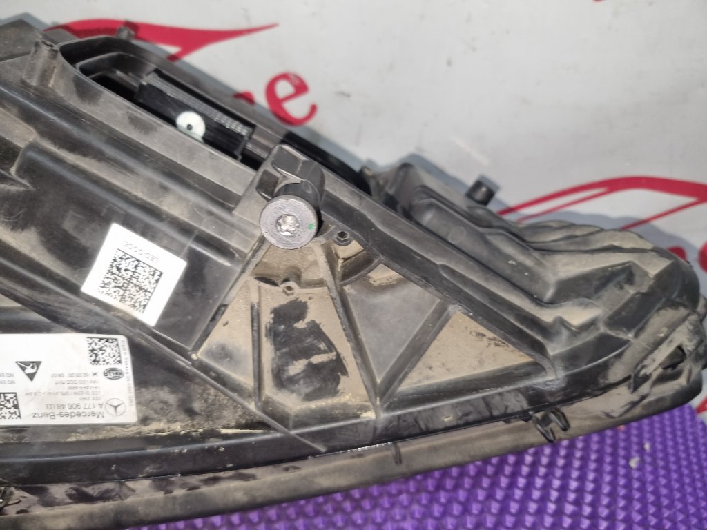 Фара светодиодная правая A-Class W177