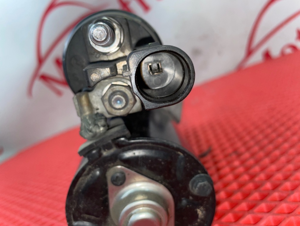 Стартер Golf 2004 5 1.6 BGU