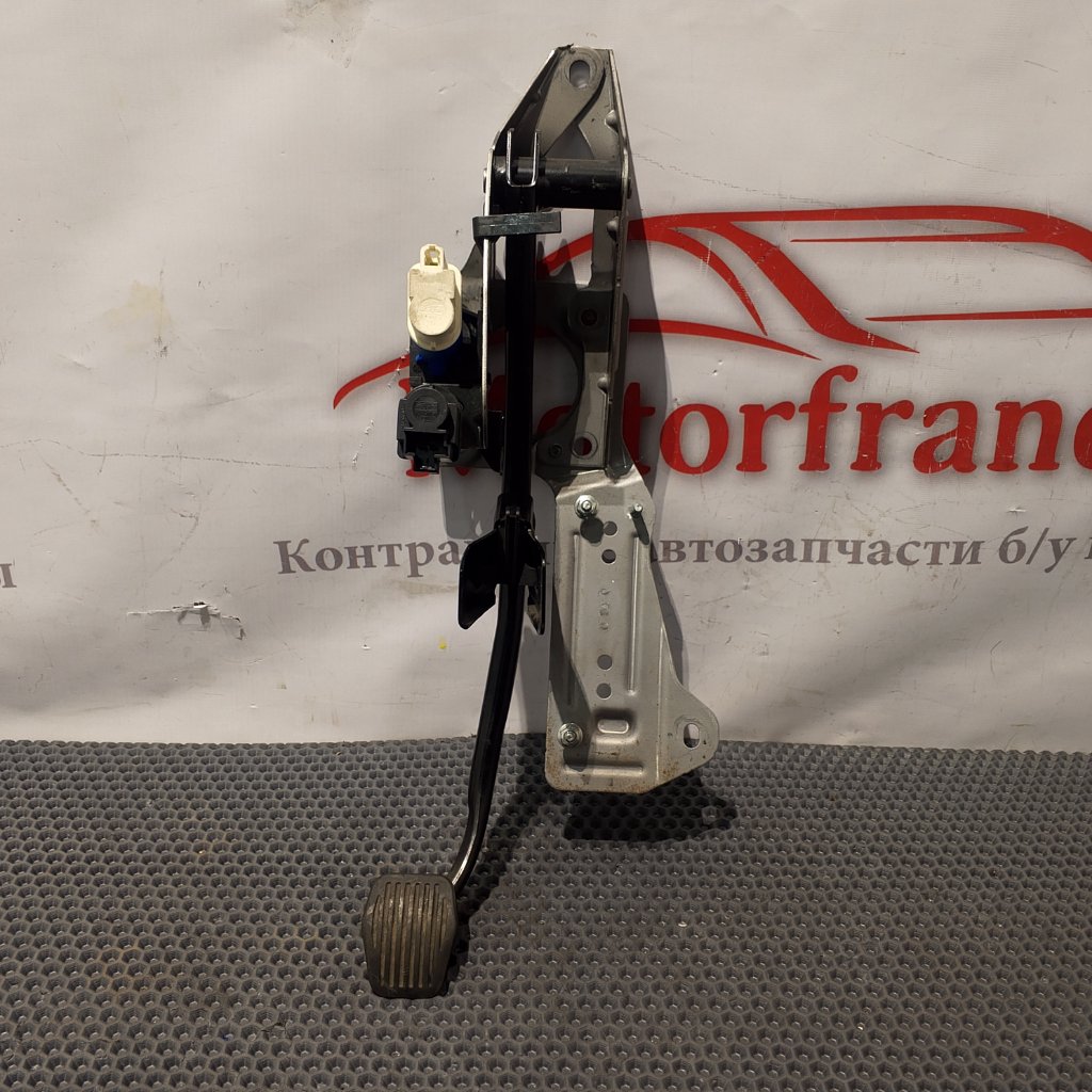 Педаль тормоза Ford Focus 2009 DA3 1.6 TDCI HHDA (90 Л.С) 4M512467AR контрактная