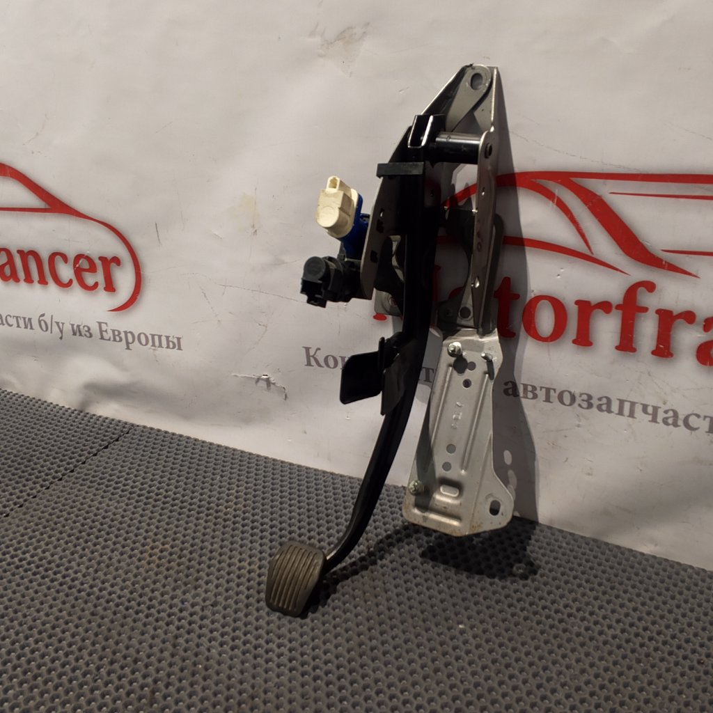 Педаль тормоза Ford Focus DA3 1.6 TDCI HHDA (90 Л.С)