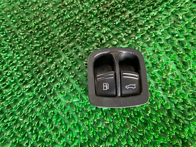 Кнопка открывания багажника Porsche Cayenne 955 M48.00 2003 (б/у)
