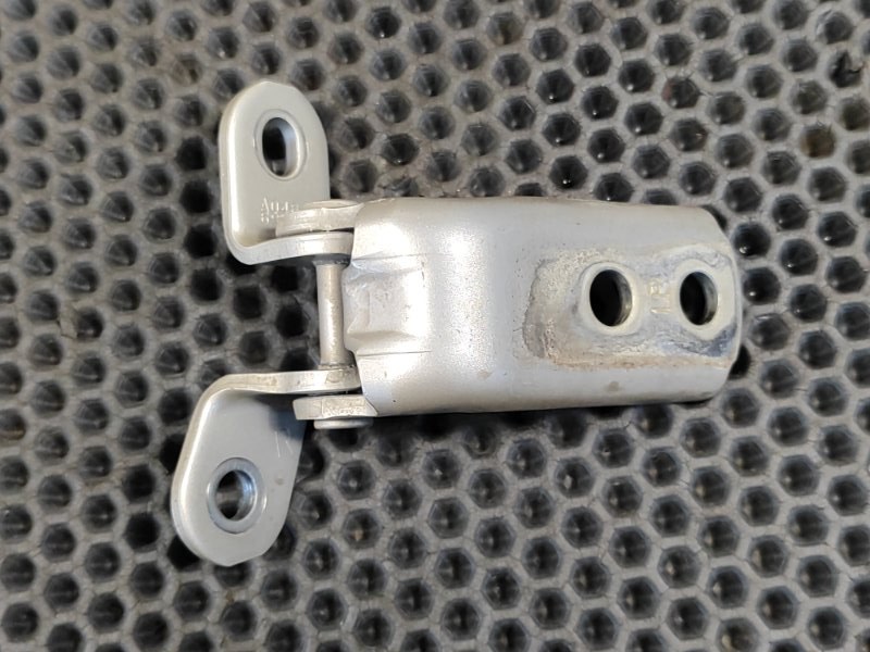 Петля  двери передняя правая Lexus GX460 2010 URJ150 1URFE 68710-12151 контрактная
