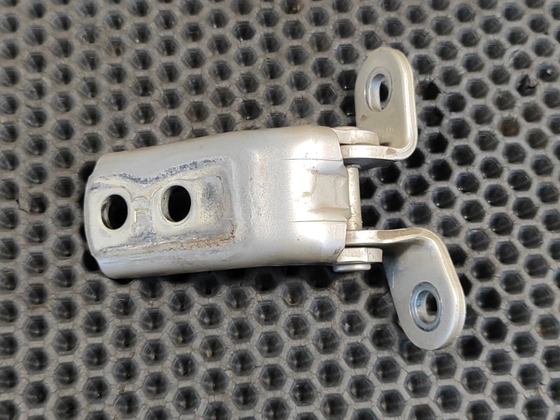 Петля  двери передняя левая Lexus GX460 2010 URJ150 1URFE 68720-12151 контрактная
