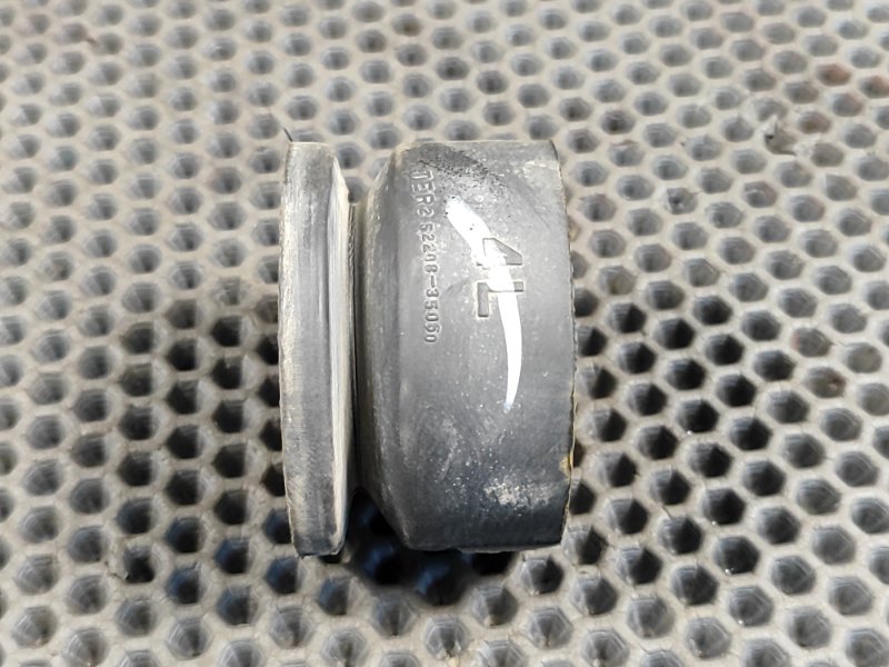 Подушка кузова Lexus GX460 2010 URJ150 1URFE 5220835050 контрактная