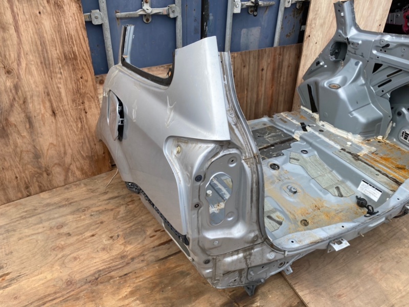 Крыло заднее правое TOYOTA COROLLA FIELDER NZE164 1NZ-FE