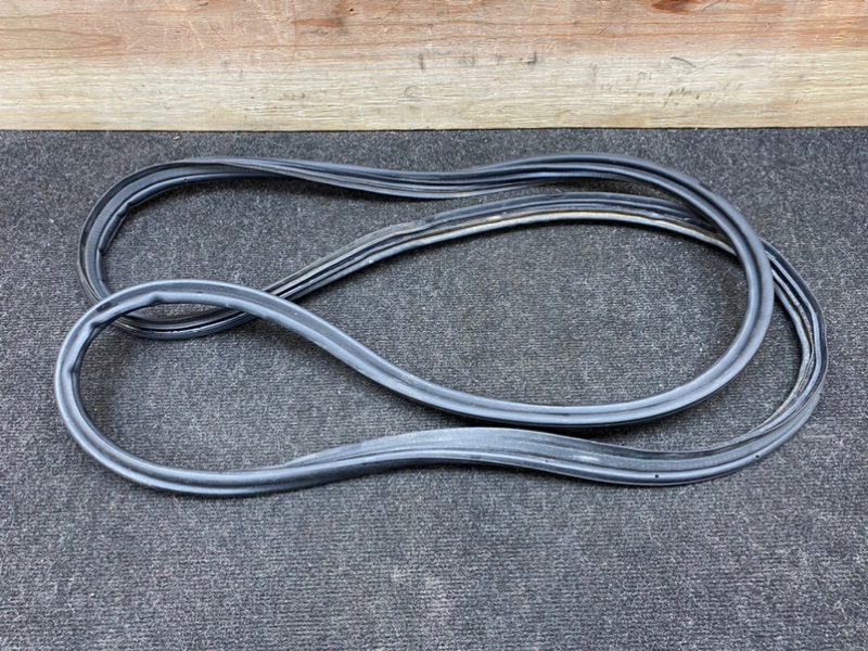 Уплотнительная резинка багажника задняя COROLLA FIELDER 2011 ZRE144 2ZRFAE Уплотнительная резинка багажника задняя COROLLA FIELDER 2011 ZRE144 2ZRFAE